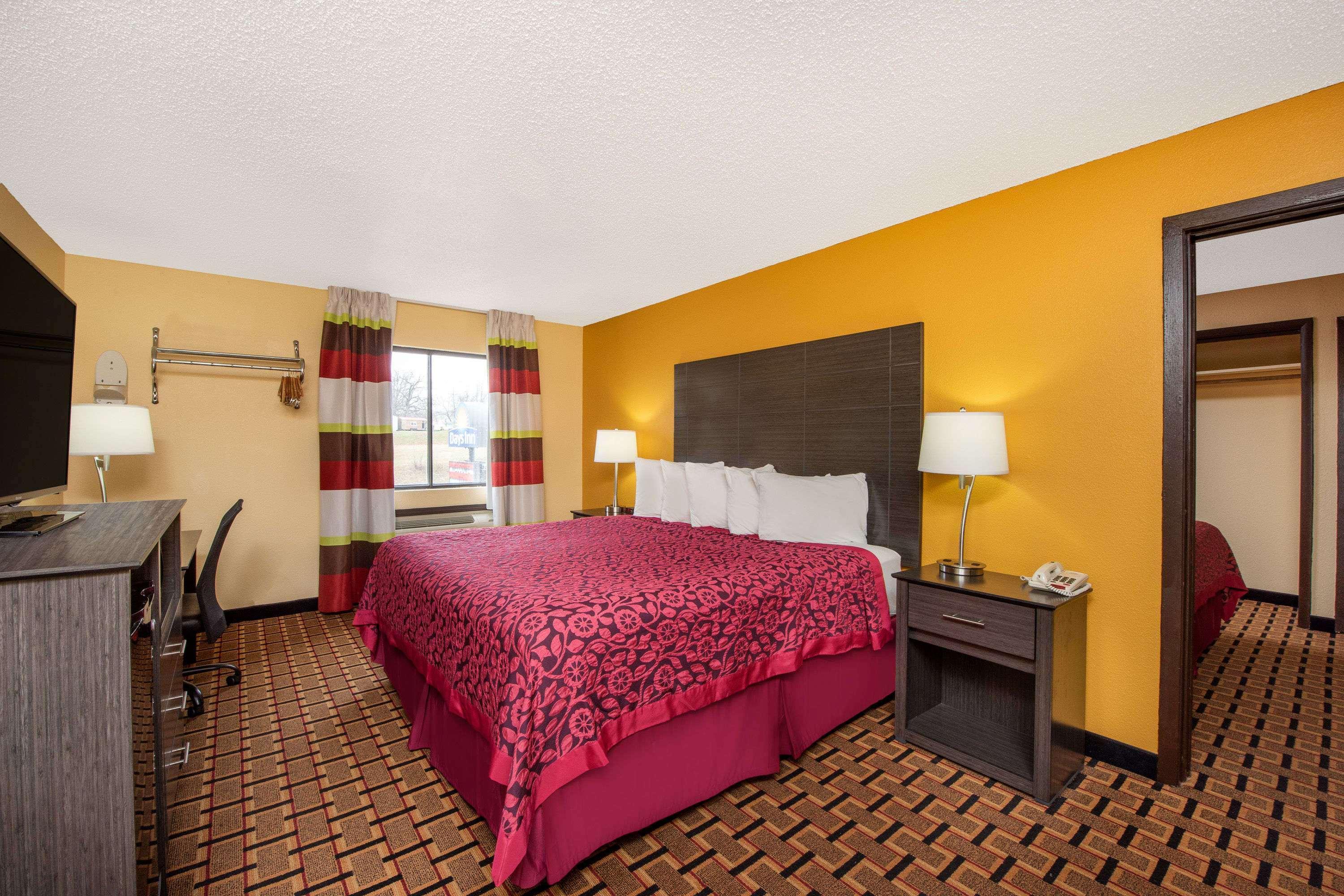 Days Inn By Wyndham Carthage Esterno foto