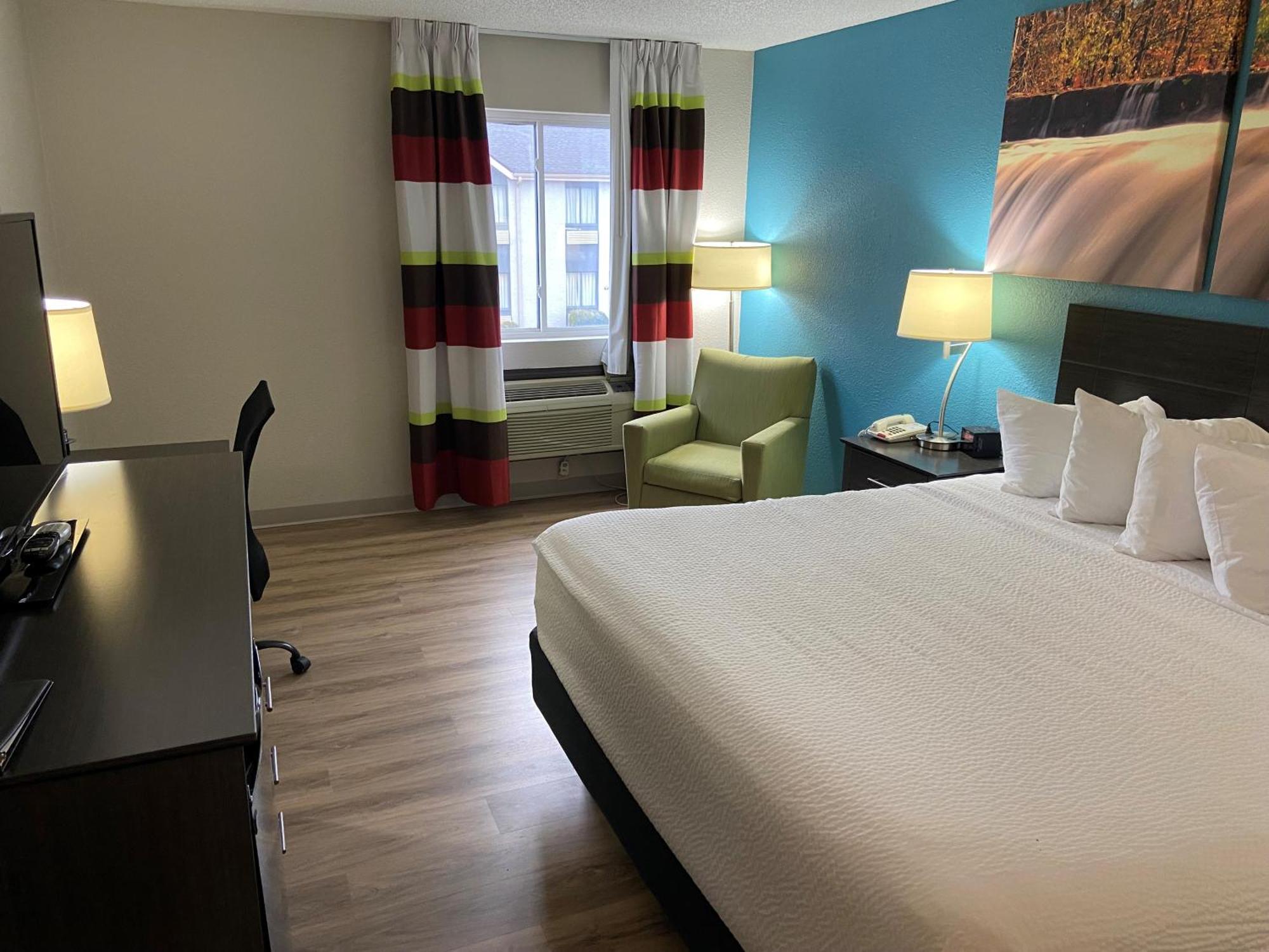 Days Inn By Wyndham Carthage Esterno foto