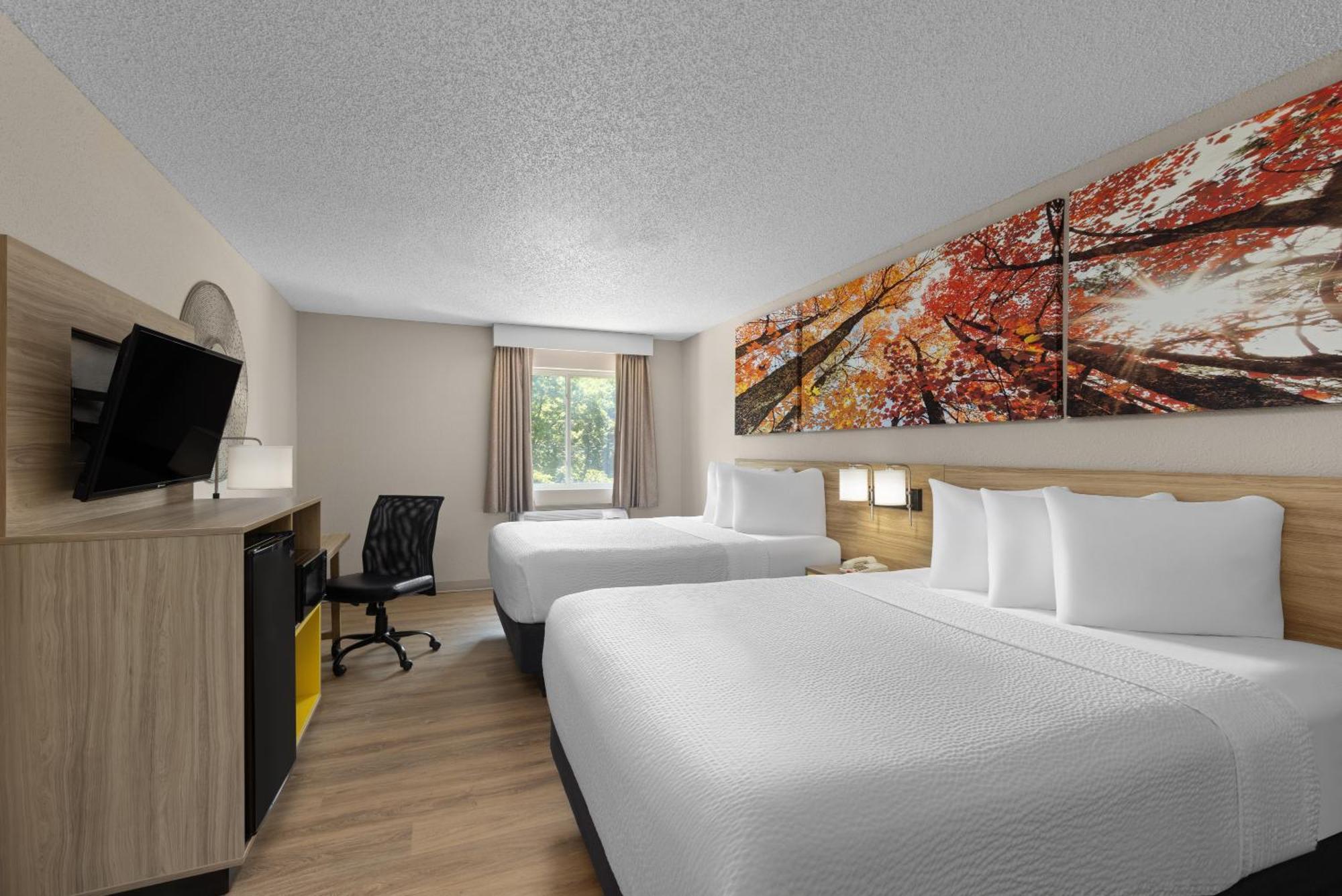 Days Inn By Wyndham Carthage Esterno foto