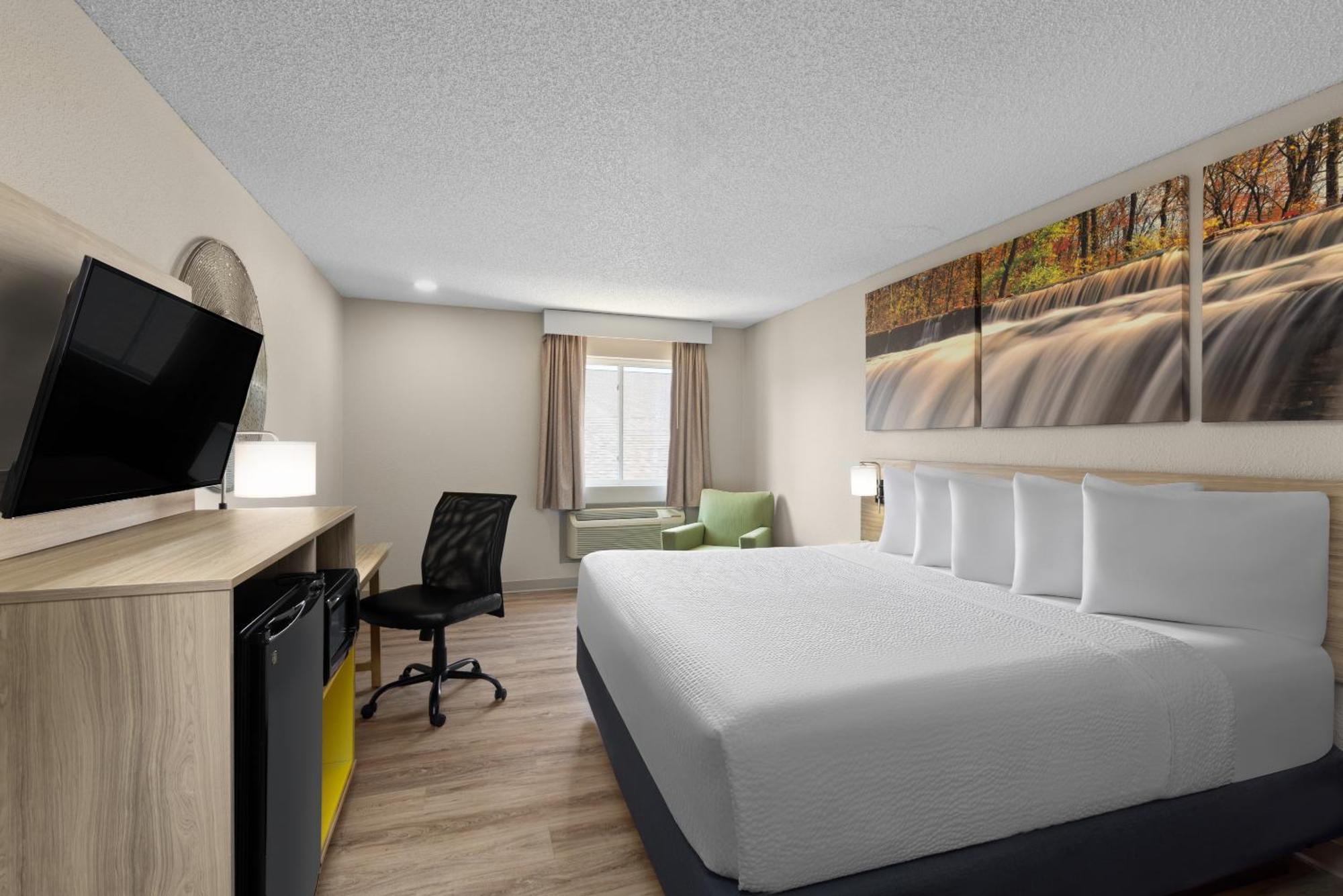 Days Inn By Wyndham Carthage Esterno foto