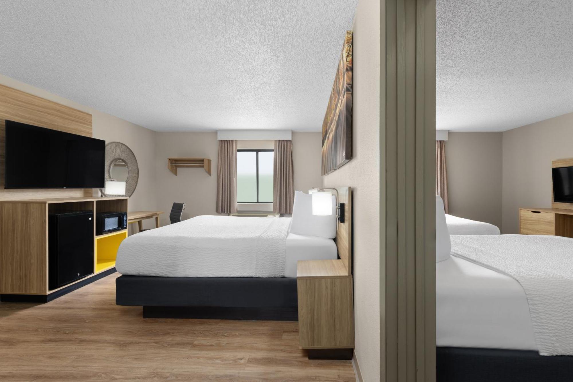 Days Inn By Wyndham Carthage Esterno foto