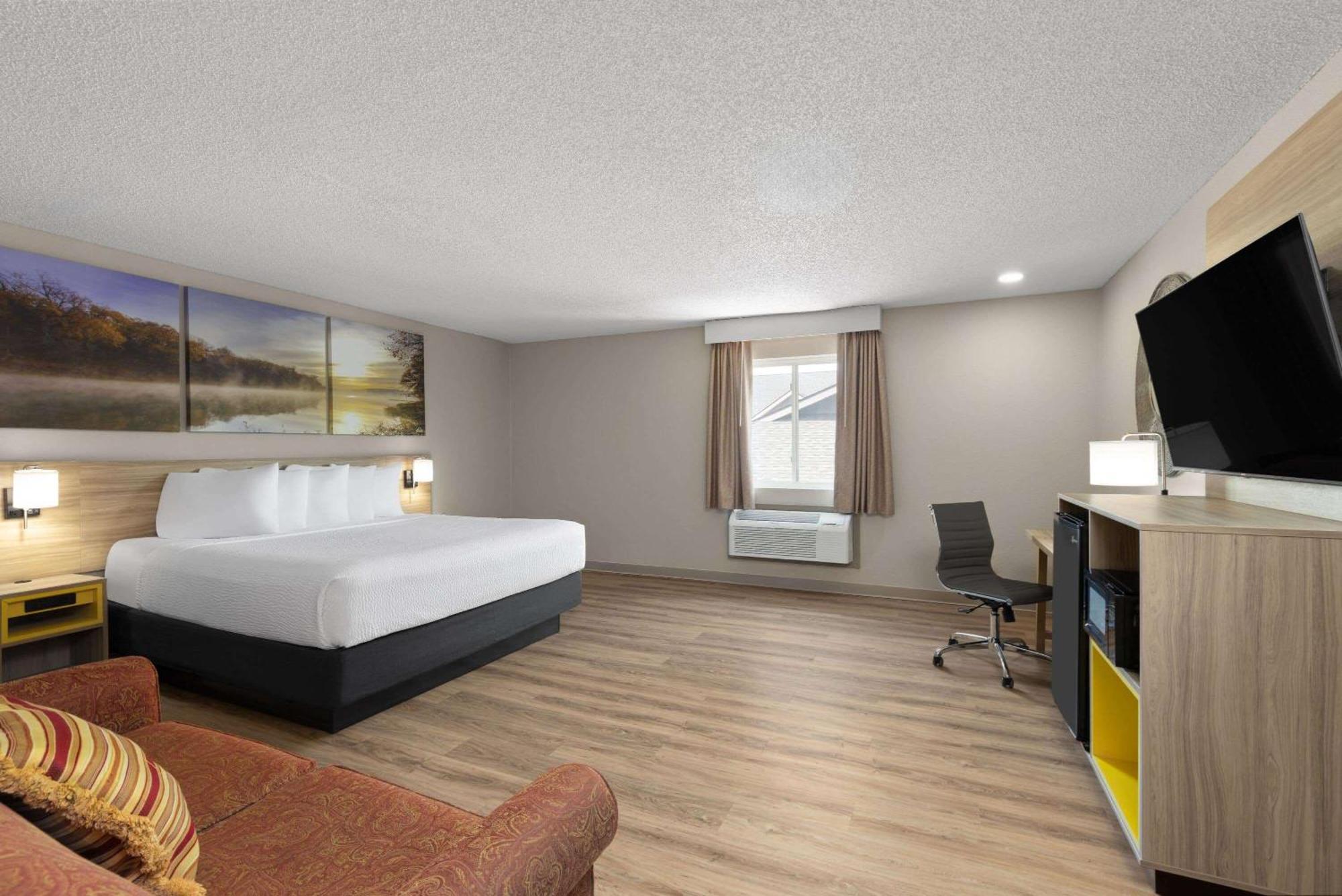 Days Inn By Wyndham Carthage Esterno foto
